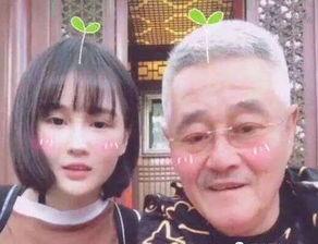 赵本山女儿吃瓜,揭秘娱乐圈幕后真相  第2张