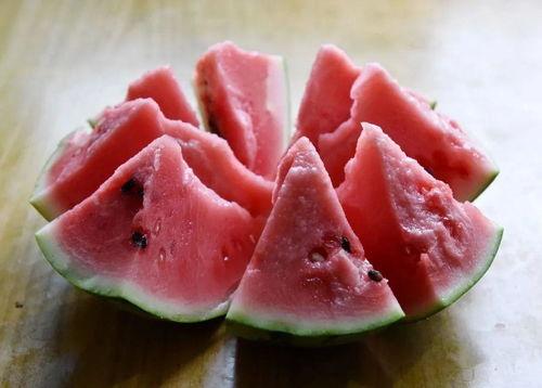 本地吃瓜群,揭秘社区热点背后的故事  第1张