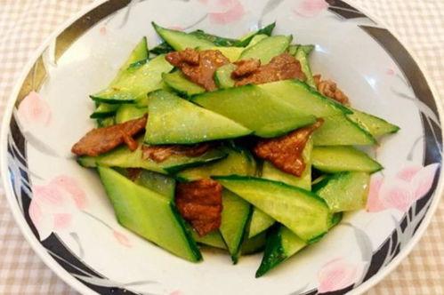 六一家长吃瓜,揭秘亲子互动中的趣味与争议  第2张