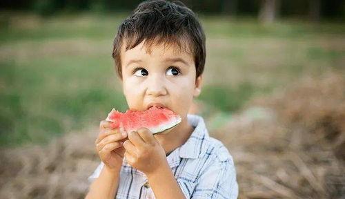 六姐妹吃瓜  第1张