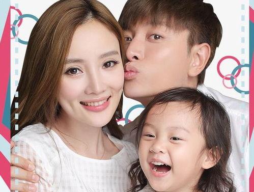 甜馨撇嘴吃瓜图片,萌态十足引网友热议  第2张