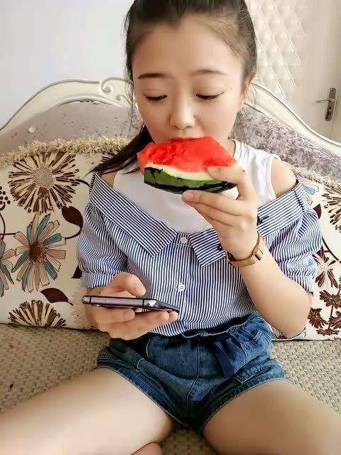 仙女吃瓜吐了视频,瓜太猛了！  第2张