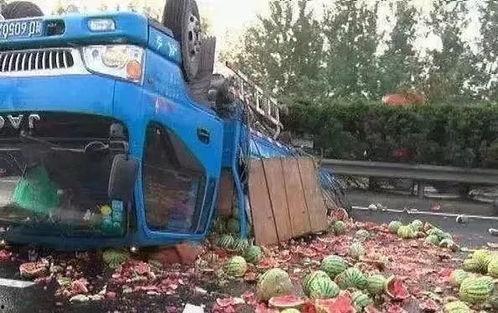 货车吃瓜群众  第1张